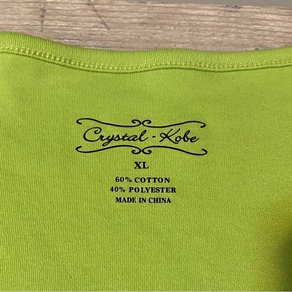 Krystal Kobe designer. Lime green top with attached pearls. SizeXL - Picture 4 of 5